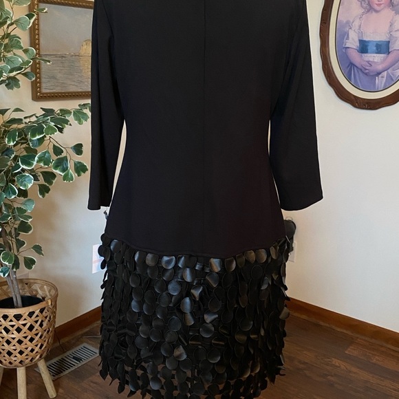 Muse • Black Square Neck 3/4 Sleeve Dress w/ Circle Appliqué Skirt • Size 10 NWT - Picture 6 of 9